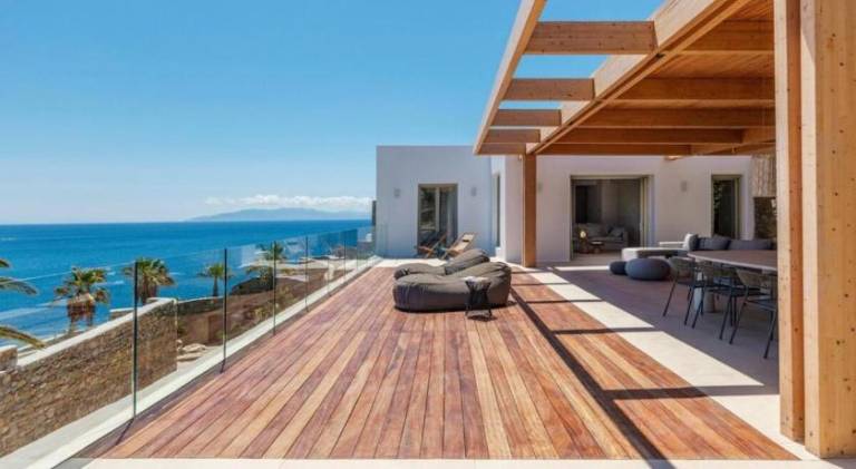 Villa with terrace, garden & heated pool — photo 2