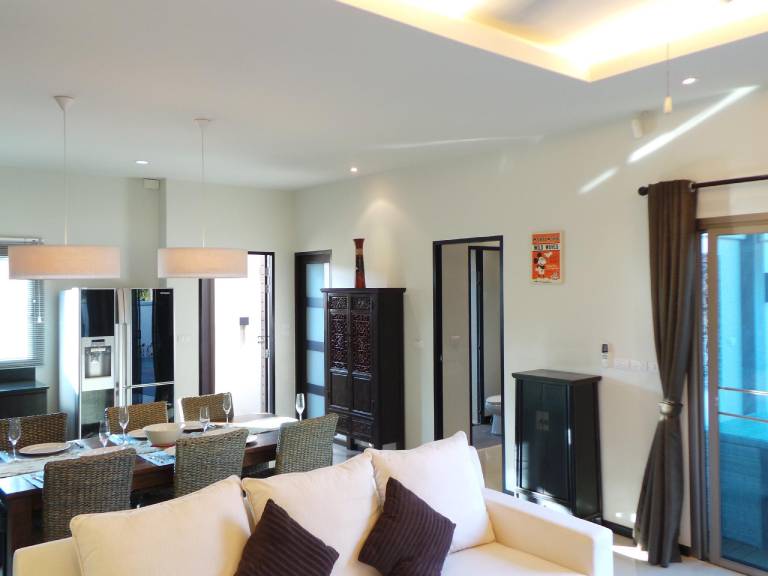 Villa with pool — photo 4