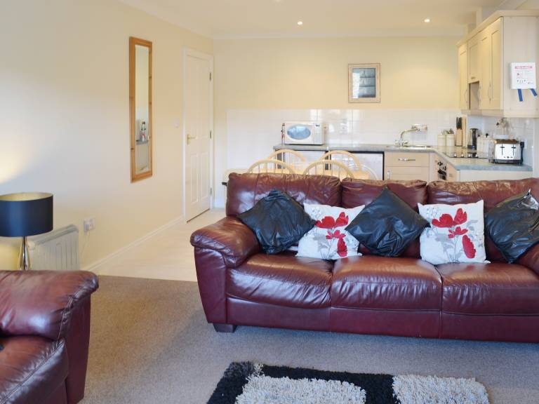 Child-friendly lovely cottage with yard | Pets allowed — photo 3
