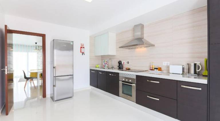 Holiday apartment with terrace, BBQ & pool — photo 4