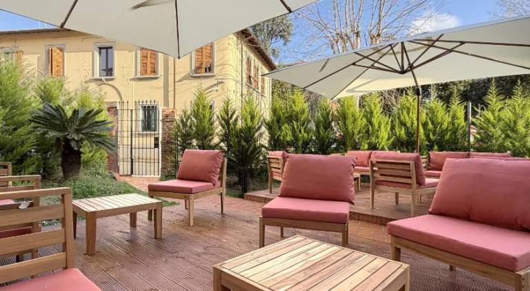 Serviced apartment with yard & terrace | Suitable for remote work | Pets allowed — photo 2