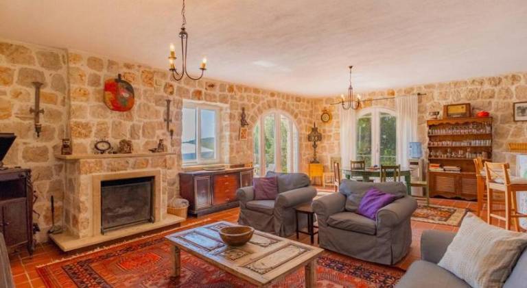 Villa with private pool, barbecue & terrace — photo 4