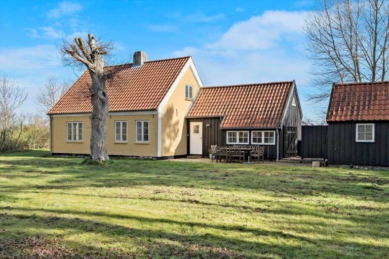 Vacation home with patio & BBQ in Sønderborg