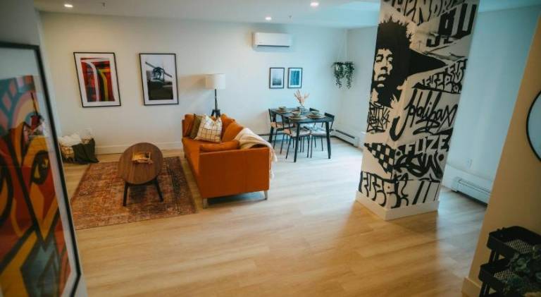 Apartment with patio — photo 5