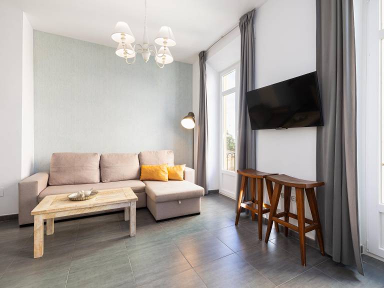 Apartment | Near Alcazaba of Málaga — photo 2