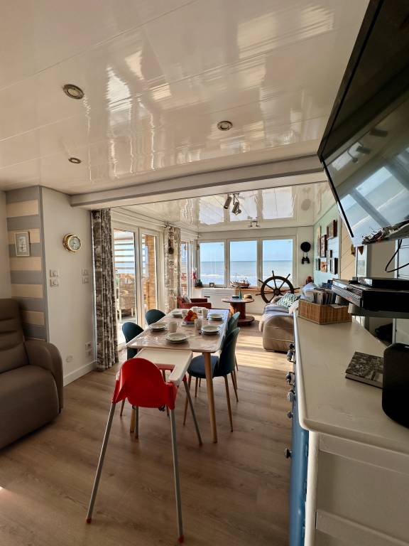 Apartment with patio | Beach view — photo 5