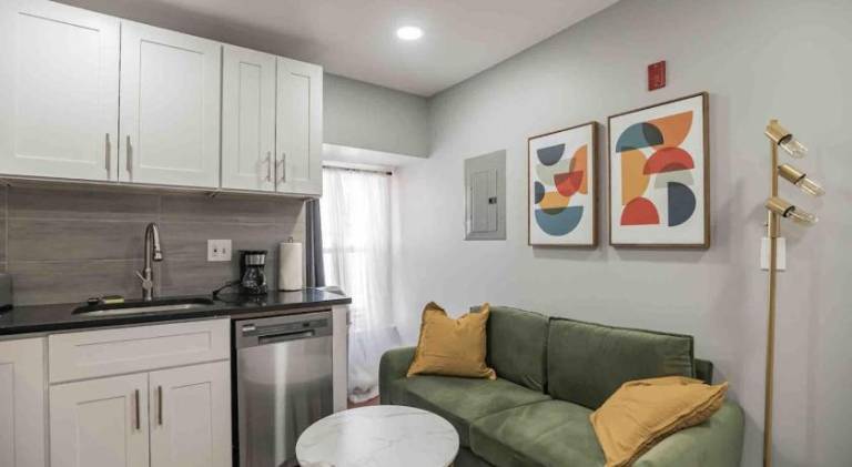 Cozy 1BR - Center City - Sleeps 4 - 2 Beds in Philadelphia, PA