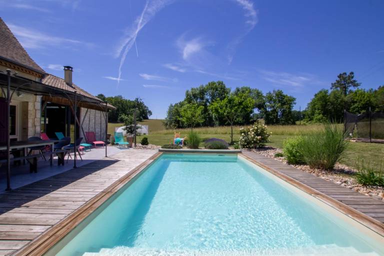 Pleasant gite with yard, private pool & BBQ | Pets allowed — photo 2
