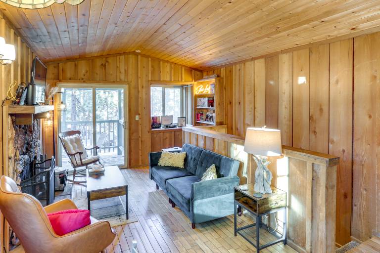 Near Skiing & Hiking: Dog-Friendly Big Bear Cabin — photo 4