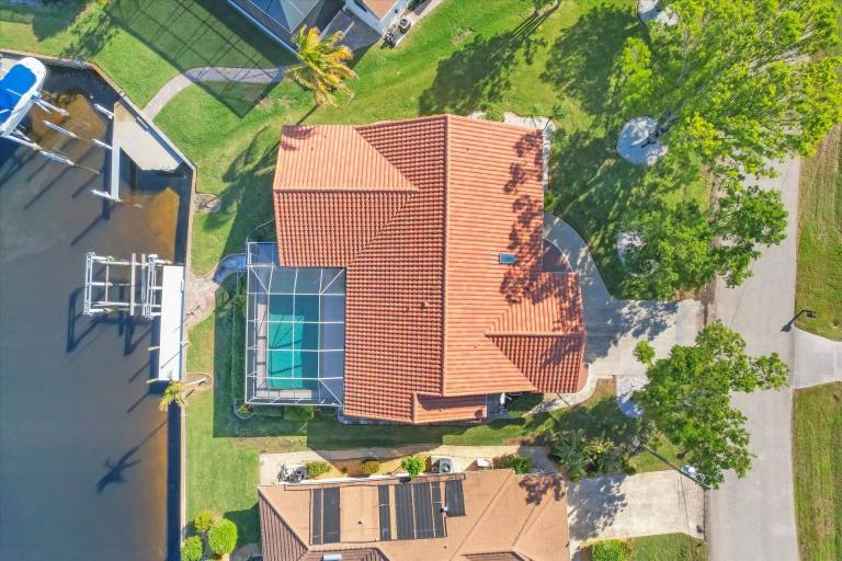 Punta Gorda 3-Bedroom Canalfront Pool Home with Dock — photo 2