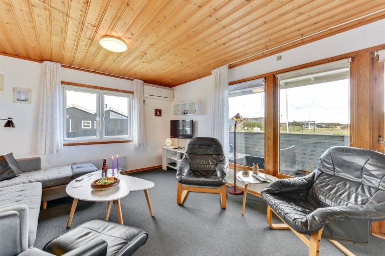 Fully equipped beautiful house with patio | Pets allowed — photo 4
