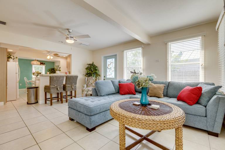 3 Mi to Jensen Beach: Pet-Friendly Getaway w/ Yard — photo 4