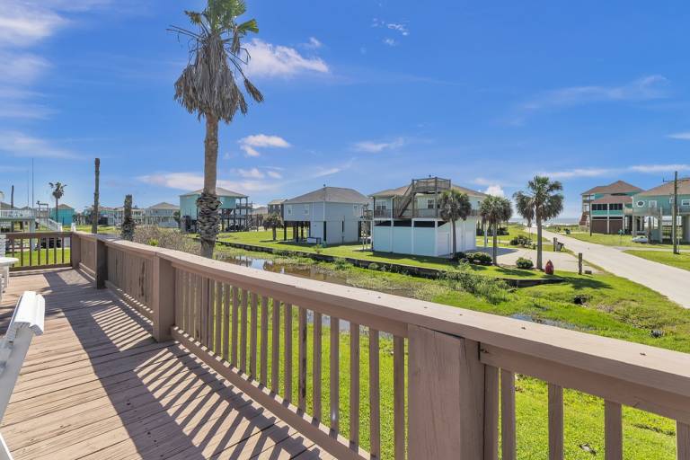 Vacation home with barbecue | Beach view — photo 2
