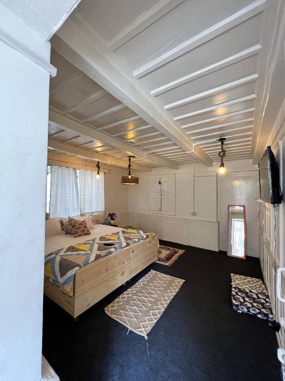 Bungalow with terrace, BBQ & yard | Pets allowed — photo 2