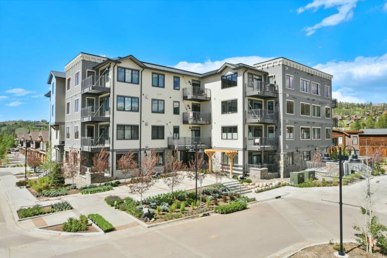 Downtown WP Loft 101 I Hot Tub I Great Views I Heated Garage I Discounted Attractions — photo 3
