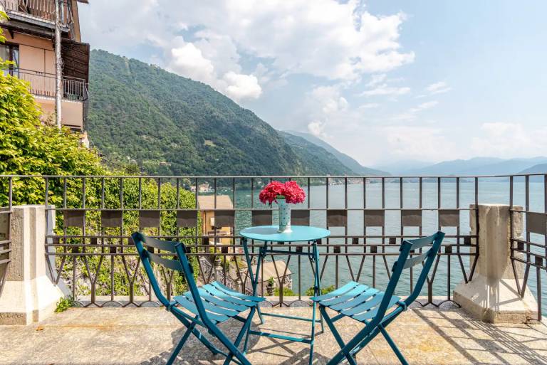 Family-oriented villa with BBQ, hot tub & terrace | Panoramic view | Dogs allowed in Centro Valle Intelvi