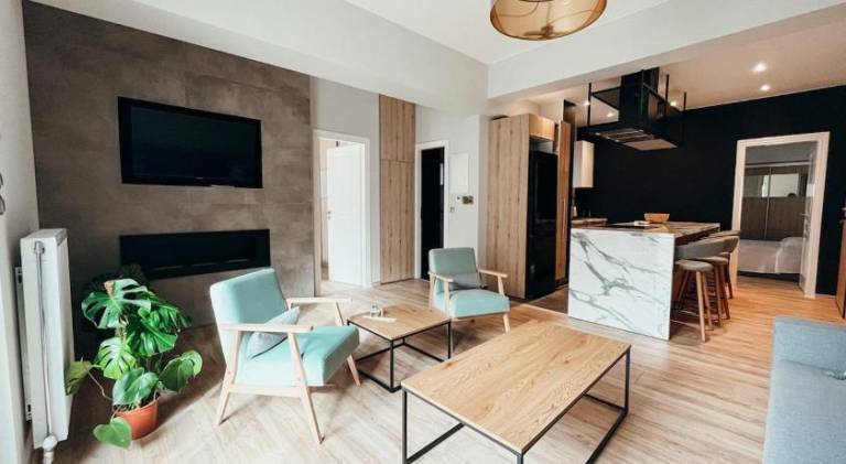 Fully equipped holiday apartment with terrace | Pets allowed in Athens