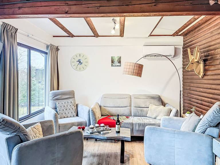 Child-friendly house with patio & yard | Pets allowed — photo 2