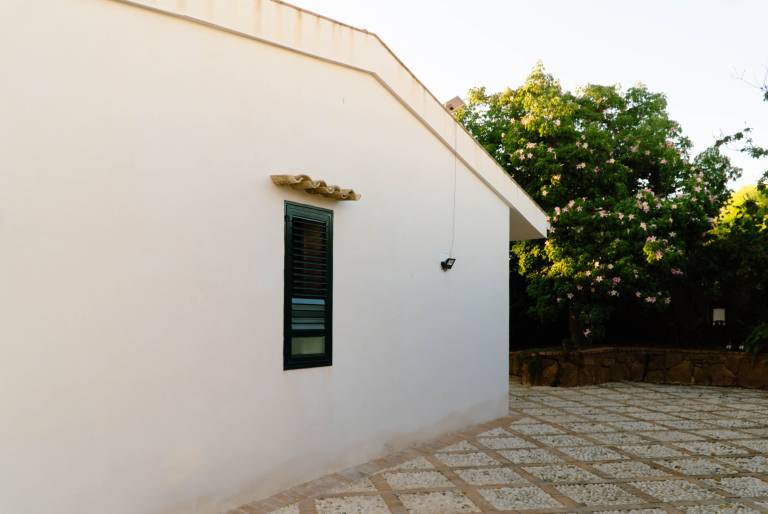 Villa with yard, terrace & BBQ — photo 3