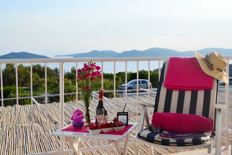 Fully equipped villa with barbecue, garden & terrace | Sea view | Dogs allowed — photo 2