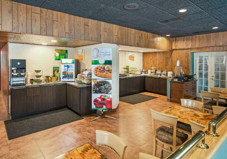 Quality Inn & Suites Virginia MN — photo 2