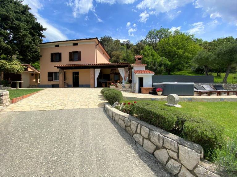 Tolles Ferienhaus in Supetarska Draga mit Garten — photo 3
