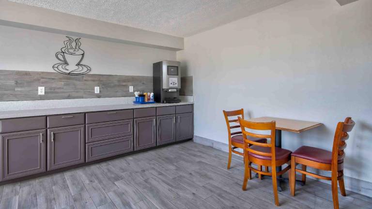 Motel 6 Stafford, TX – SW Houston - Sugarland — photo 4
