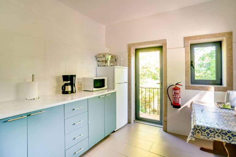 Cottage with yard, terrace & barbecue | Mountain view | Pet-friendly — photo 5