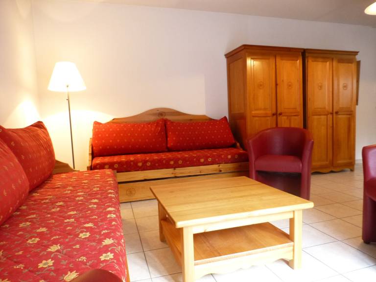 Spacious duplex 2 rooms, quiet, Wifi, pets allowed in Brides-les-Bains