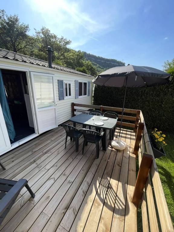 Mobile home with terrace & garden — photo 3