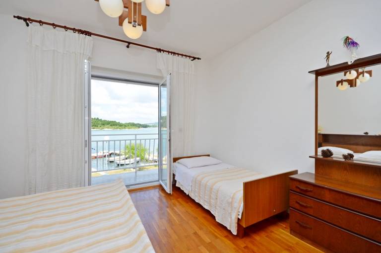 Holiday apartment with grill & patio | Sea view — photo 5