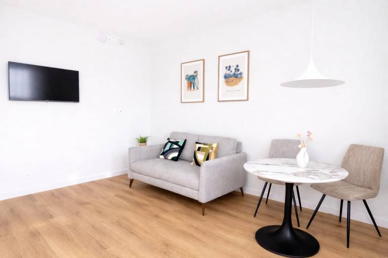Stylish 1-BR Mérignac Free Parking Wi-Fi — photo 2