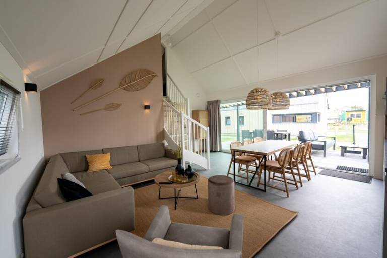 Villa with heated pool, patio & yard — photo 4