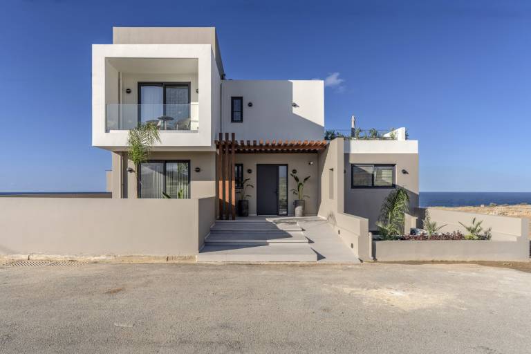 Villa with barbeque, terrace & garden — photo 3