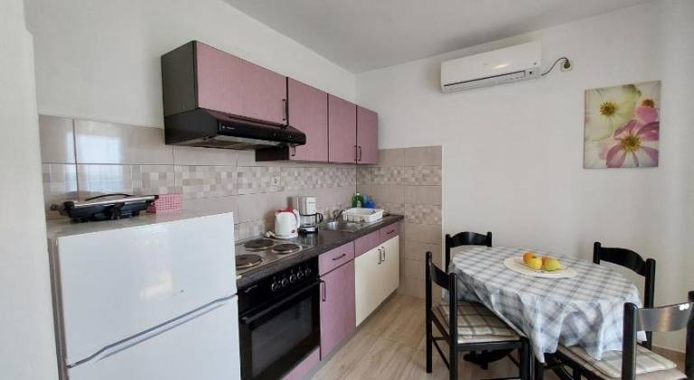 Rental apartment with 2 rooms for 5 persons — photo 4