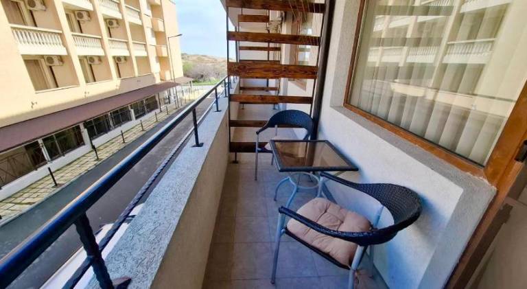 Rental apartment with yard, patio & private pool | Beach nearby | Dogs allowed — photo 3