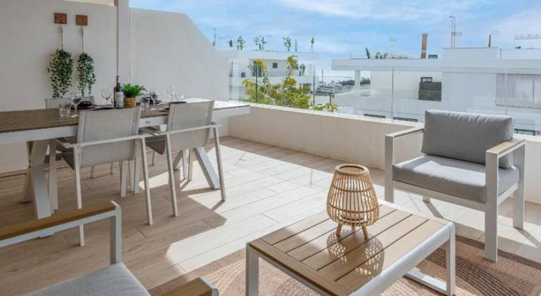 Apartment with pool in Estepona