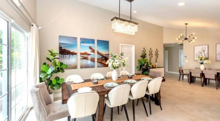 Fully equipped charming vacation home with yard & barbeque | Perfect for remote work | Pets allowed in Anaheim, CA
