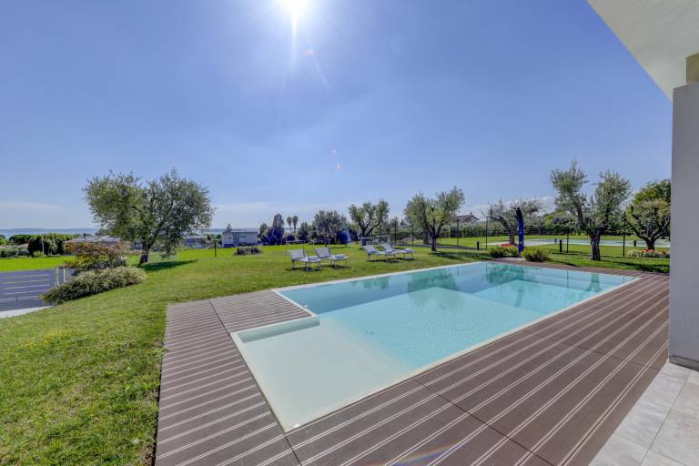 Villa with garden, patio & private pool — photo 4