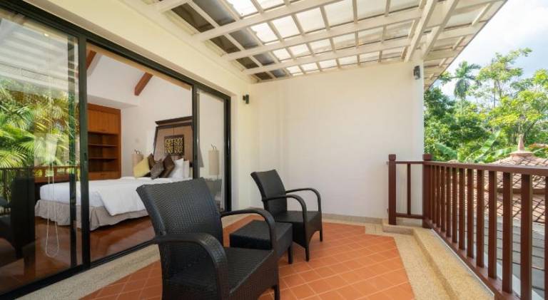 Big villa with pool | Pets are welcome — photo 3