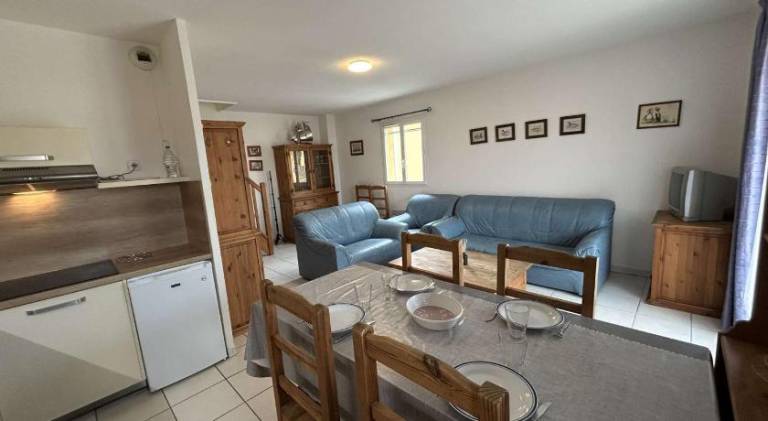 Villa with 2 rooms for 5 persons — photo 3