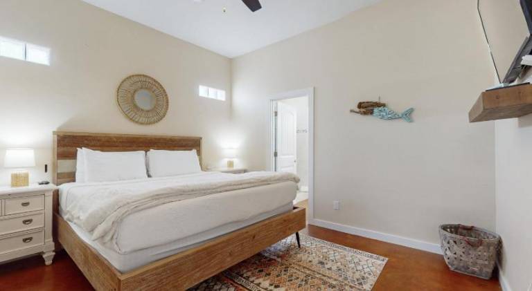 Apartment with pool | Pets are welcome — photo 2