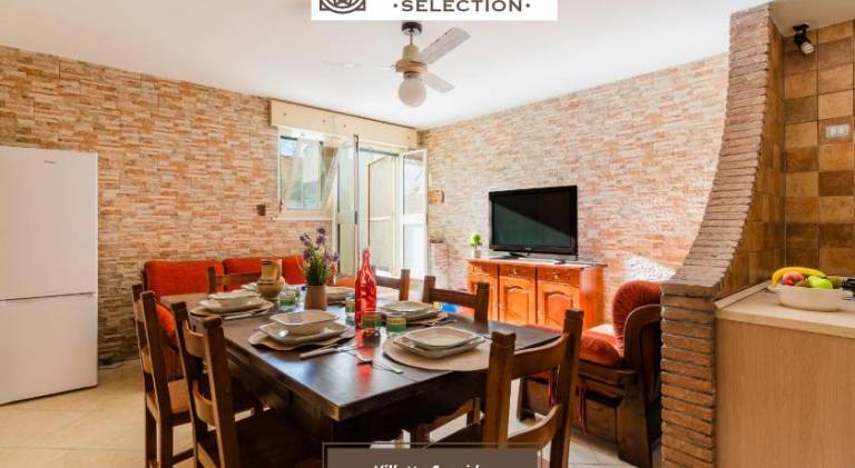 Villa with 4 rooms for 10 persons in Nardò