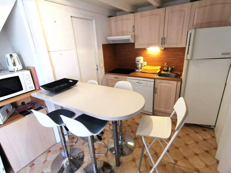 Apartment with 2 rooms for 5 persons — photo 3