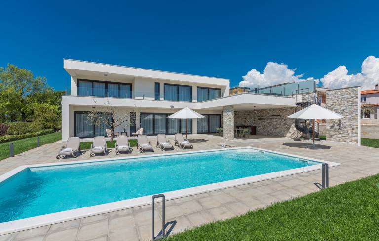 Fully equipped ample villa with sauna, terrace & private pool | Sea view | Pets allowed — photo 3