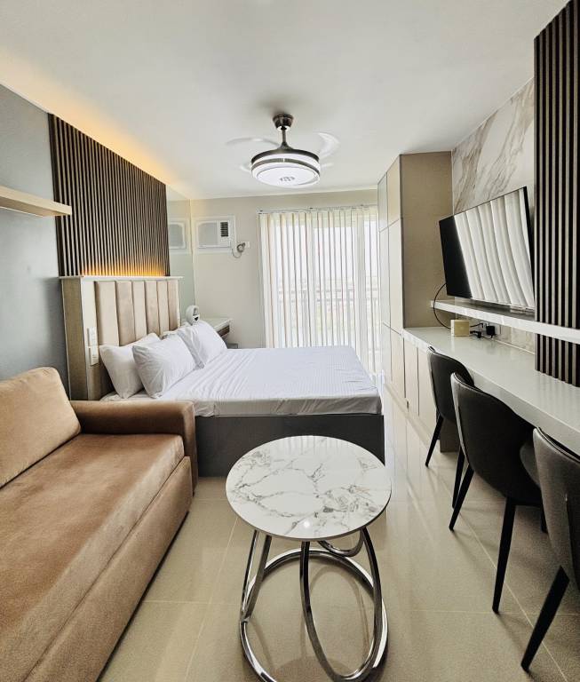 Apartment with pool & terrace | City view — photo 3