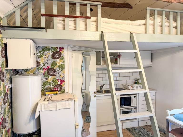 Vacation home with yard | Nature view | Pet-friendly — photo 3