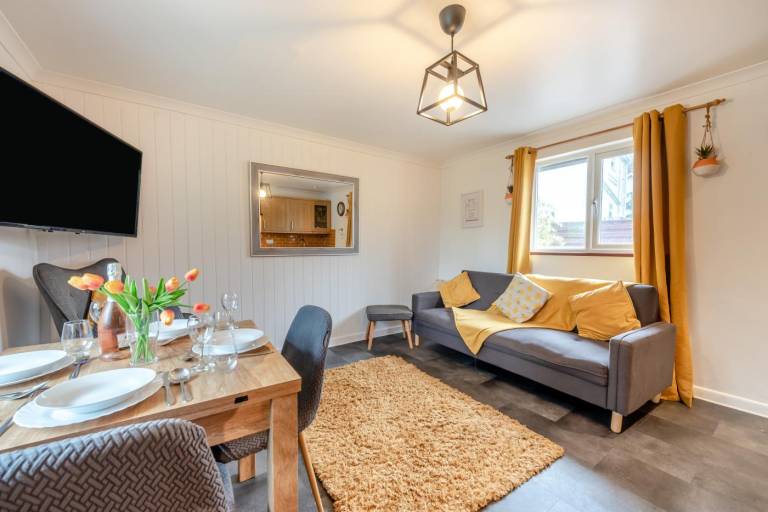 Cottage with hot tub, terrace & garden | Pet-friendly in Tenby