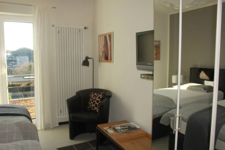 Apartment '2-Raum- A43 Mit Küche' with Shared Garden and Wi-Fi — photo 4