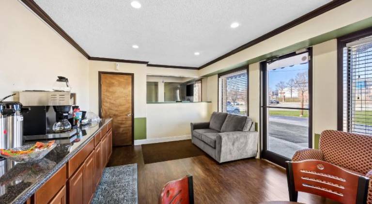 Americas Best Value Inn Ft. Jackson — photo 3
